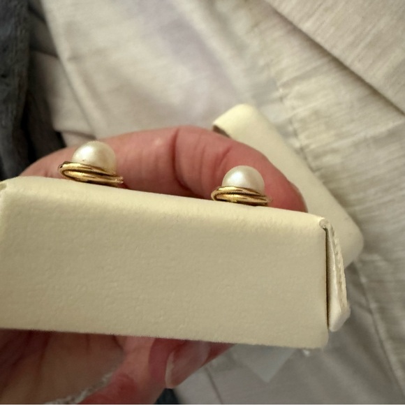 14K Gold Cultured Pearl Love Knot Stud Earrings 7mm - Picture 5 of 10